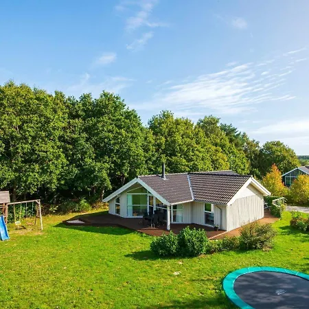 Three-bedroom In Glesborg 28 *