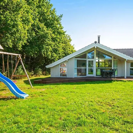 Three-bedroom In Glesborg 28 * Fjellerup Strand