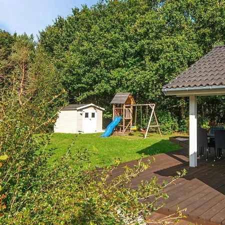 Three-bedroom In Glesborg 28 *