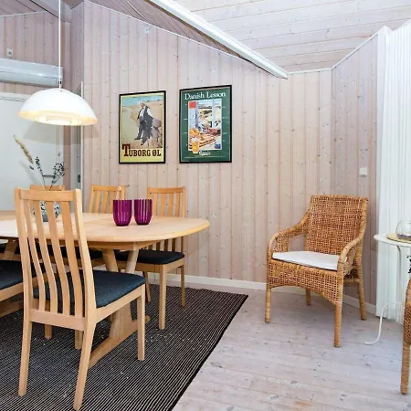 Three-bedroom In Glesborg 28 * Fjellerup Strand