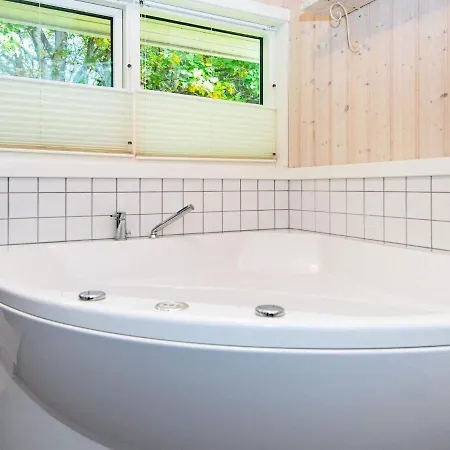 Holiday home Three-bedroom In Glesborg 28 *
